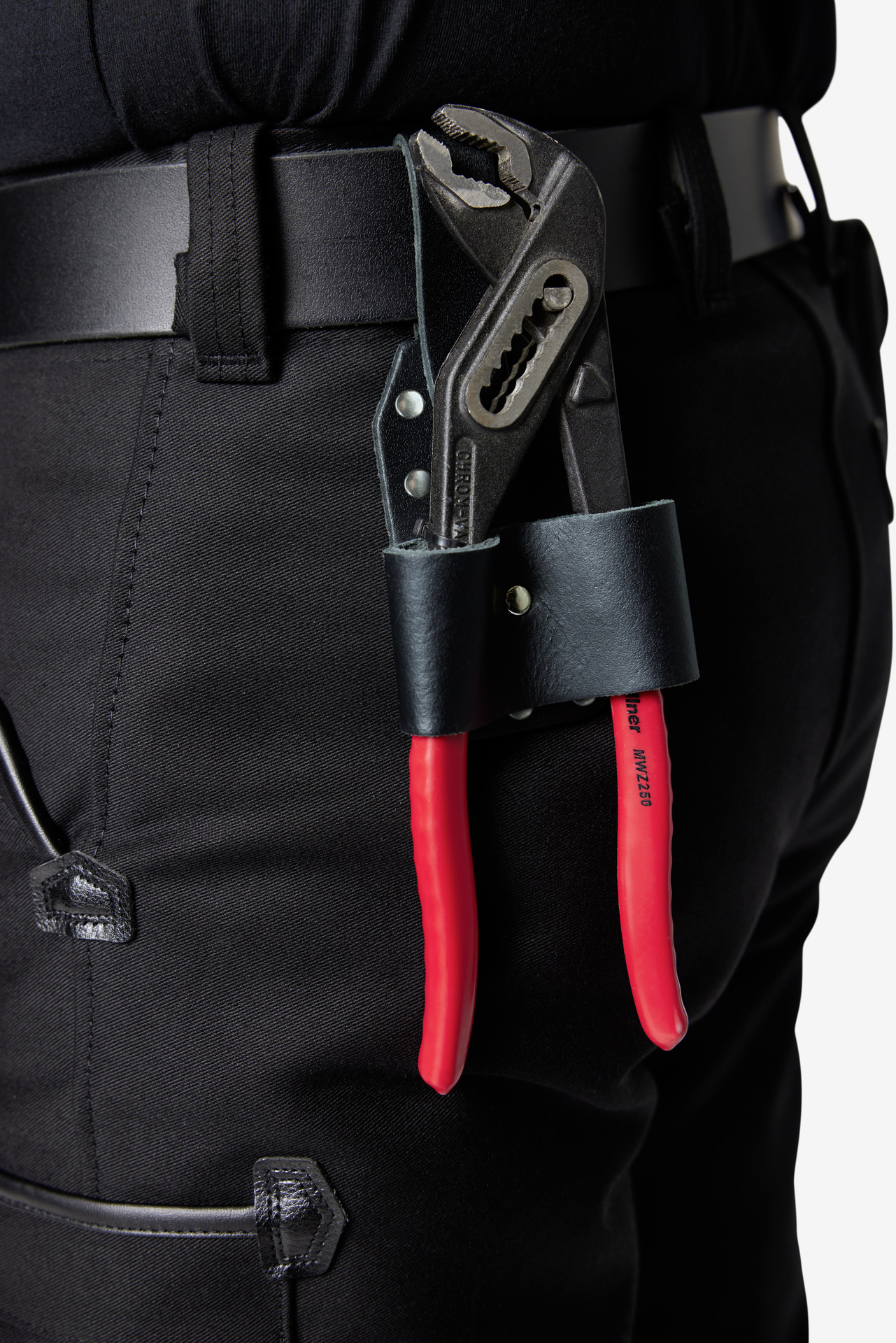 FHB LEVIN Zangenschlaufe 88800Levin88800LevinModel-2.jpg