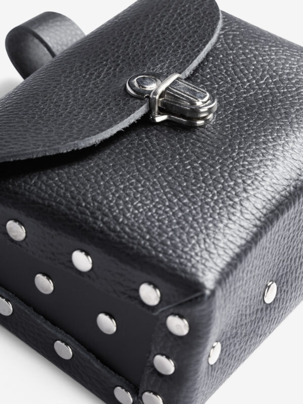 FHB BASTIAN Nageltasche doppelt genietet mit Klappe 89330Sebastian89330SebastianDetail-1.jpg