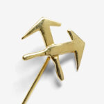 FHB HELLFRIED Anstecknadel Dachdecker 89420Hellfried89420HellfriedPackshot-1.jpg