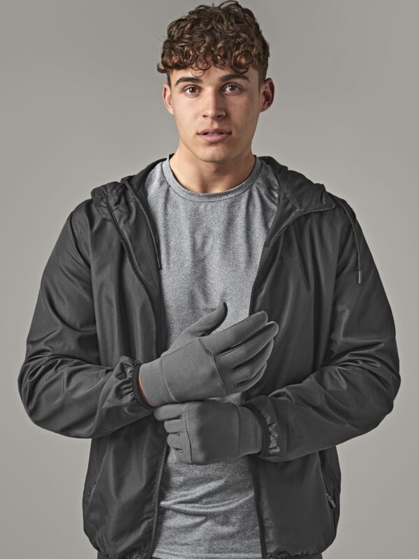 CB310 Beechfield Softshell Sports Tech Gloves