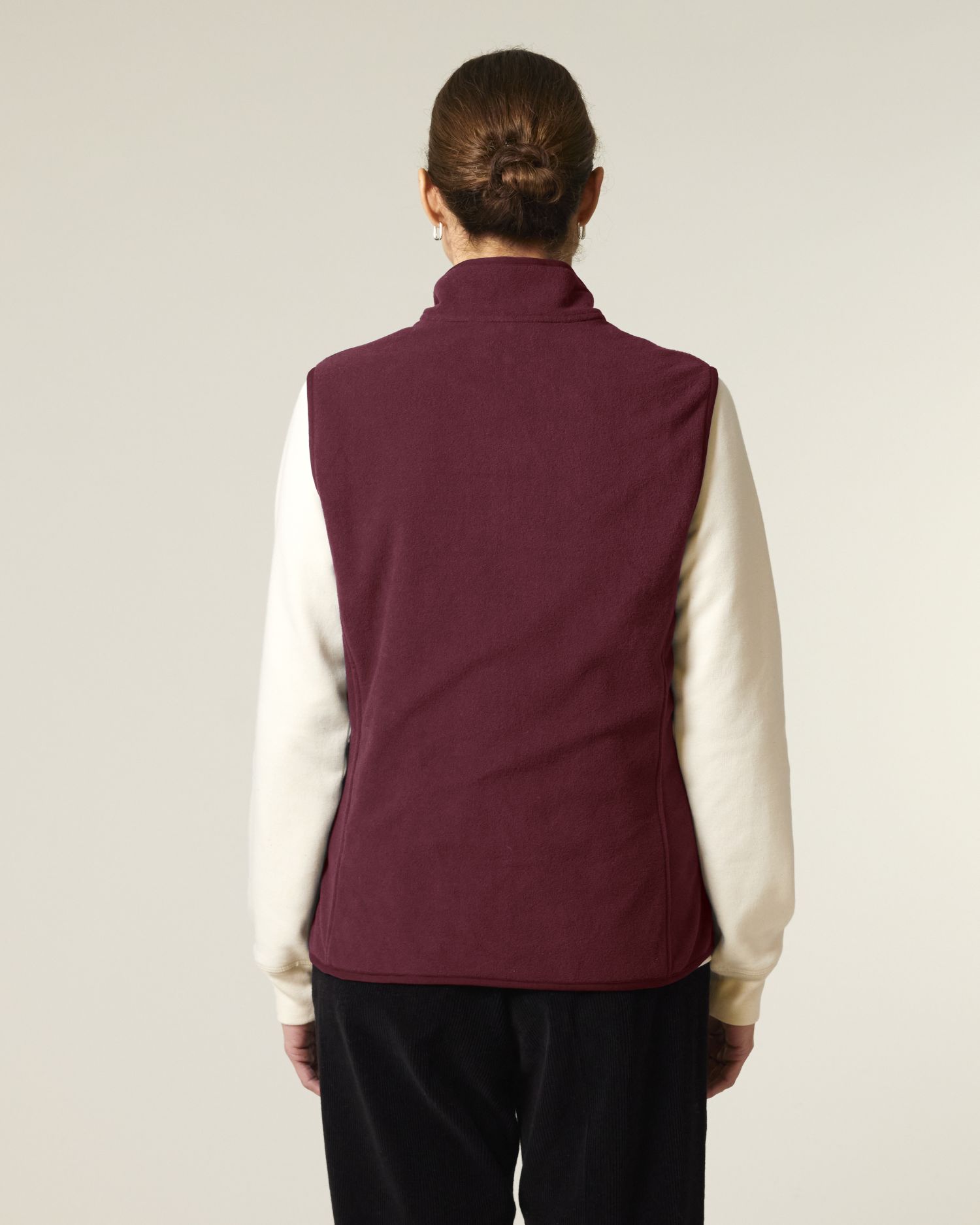 Stella Quester Back Main