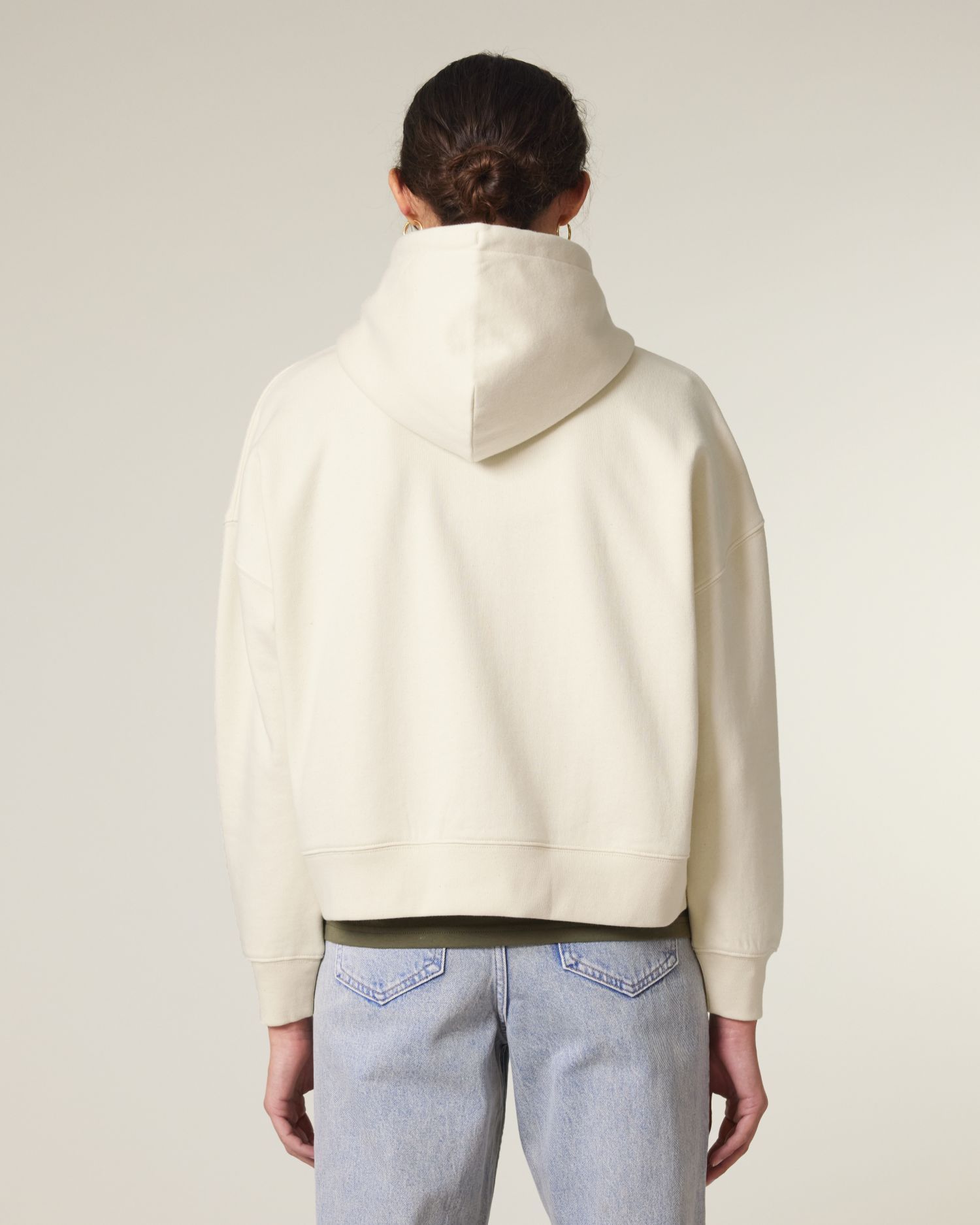 Stella Nora Back Main