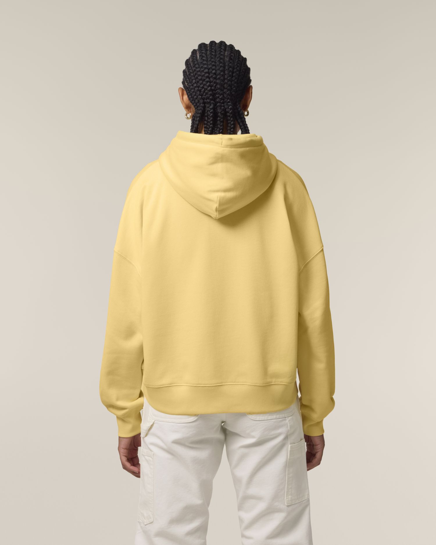 Stella Nora Back Main