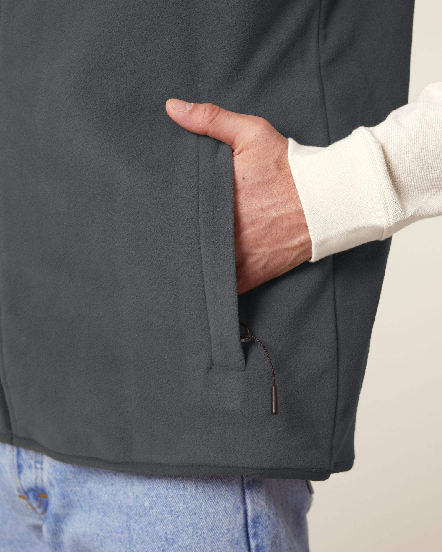 Stanley Quester Front Detail