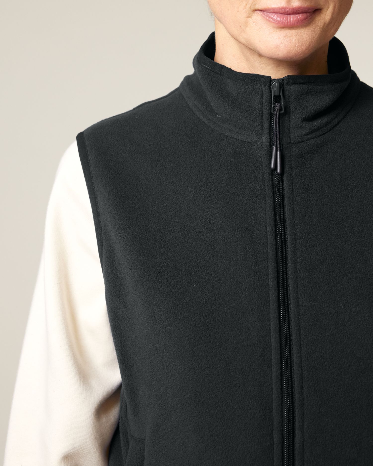 Stella Quester Front Detail