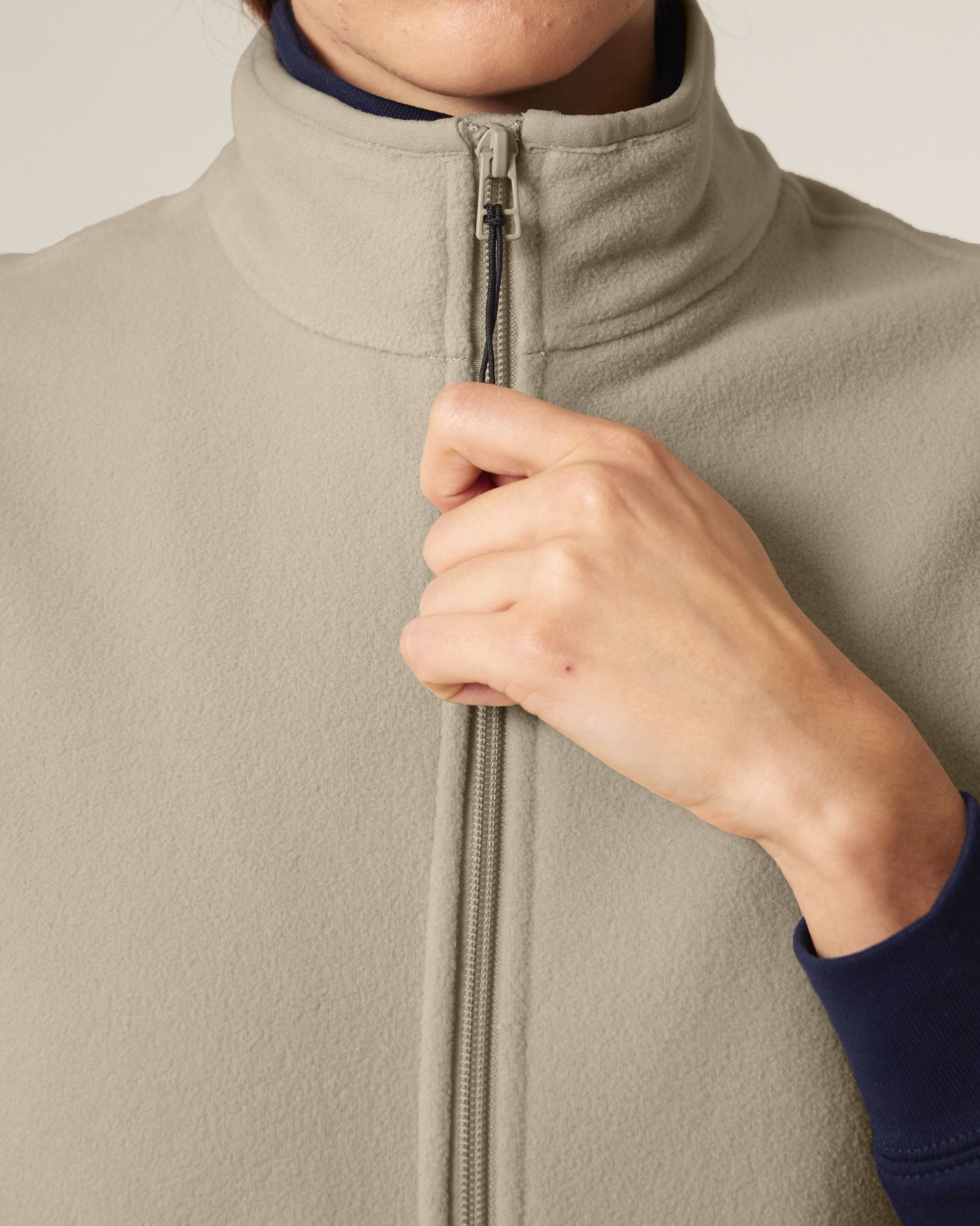 Stella Quester Front Detail