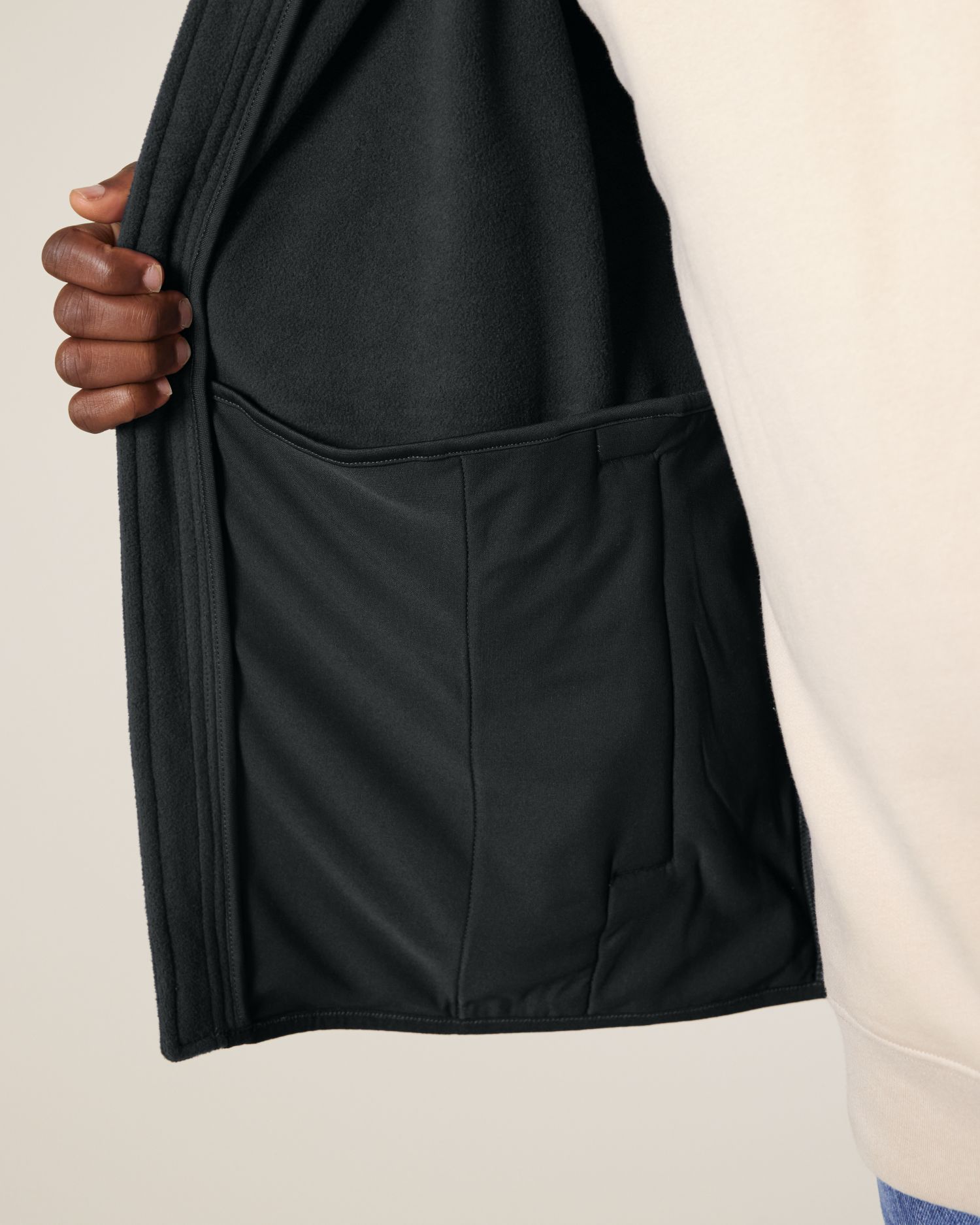 Stanley Quester Front Detail